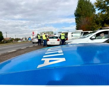 VIDEO: Filtru în Bărcănești. Un șofer a rămas fără numere și a plecat pe jos acasă VIDEO: Filtru în Bărcănești. Un șofer a rămas fără numere și a plecat pe jos acasă