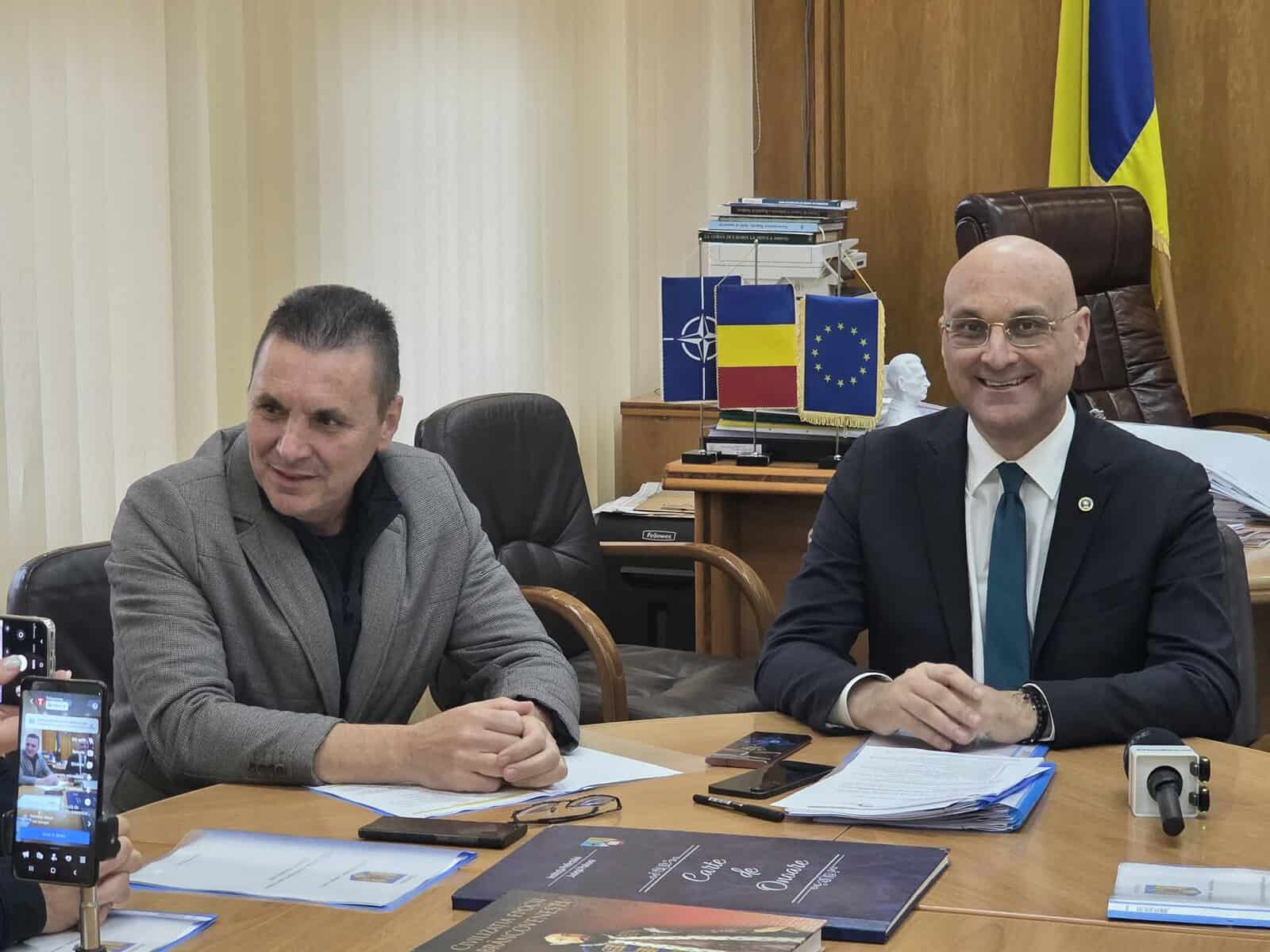 Prefectul Daniel Nicodim, la final de mandat. „Am fost sub semnul apei!”: Criza de la Paltinu și inundațiile din Prahova Prefectul Daniel Nicodim, la final de mandat. „Am fost sub semnul apei!”: Criza de la Paltinu și inundațiile din Prahova