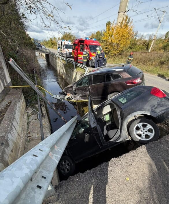 Accident grav, în Poiana Câmpina. Două mașini au avariat o conducta de gaze, iar o femeie a rămas încarcerată Accident grav, în Poiana Câmpina. Două mașini au avariat o conducta de gaze, iar o femeie a rămas încarcerată
