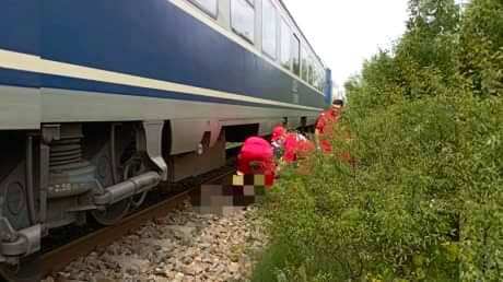 Accident feroviar mortal la Brazi. Un bărbat de 73 de ani a fost călcat de tren Accident feroviar mortal la Brazi. Un bărbat de 73 de ani a fost călcat de tren
