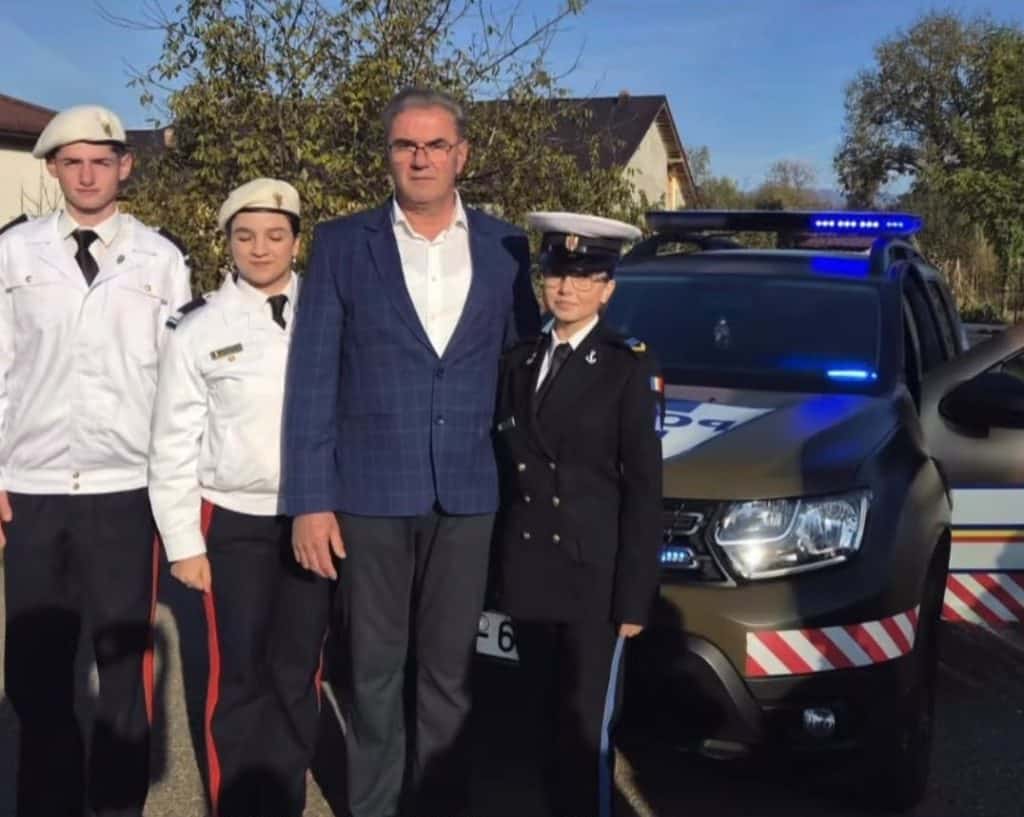 Primarul Iulian Cristian Bîgiu, alături de elevii din Aluniș la întâlnirea cu reprezentanții Liceului Militar „Dimitrie Cantemir” din Breaza