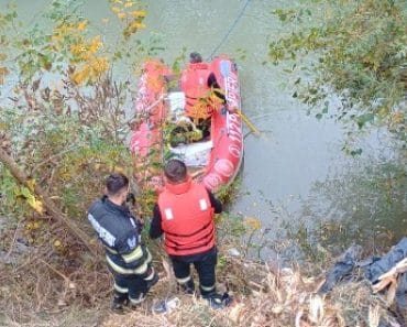 FOTO: UPDATE – Bărbat din Cocorăștii Colț dat dispărut. Pompierii îl caută pe firul râului Cricovul Dulce
