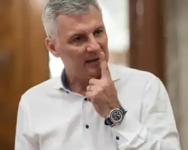 Daniel Zamfir, atac ironic la adresa USR după ce a ajuns ministru: ”Am început să aprind lumina prin cămările de la Ministerul Economiei și am dat de termite! Miruță, Darău, sunteți bine?” Daniel Zamfir, atac ironic la adresa USR după ce a ajuns ministru: ”Am început să aprind lumina prin cămările de la Ministerul Economiei și am dat de termite! Miruță, Darău, sunteți bine?”