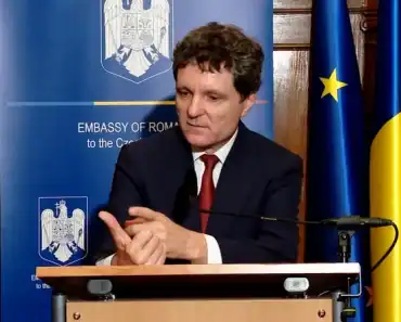 Nicușor Dan anunță că AUR nu va fi cooptat la guvernare și că interdicția sa va fi condiție obligatorie pentru viitorul premier desemnat. „O prezență AUR la guvernare ar afecta relația cu partenerii noștri” Nicușor Dan anunță că AUR nu va fi cooptat la guvernare și că interdicția sa va fi condiție obligatorie pentru viitorul premier desemnat. „O prezență AUR la guvernare ar afecta relația cu partenerii noștri”