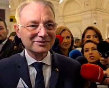 BREAKING NEWS | Guvernul Luca Niculescu a trecut de votul Parlamentului! 280 de voturi pentru, peste pragul necesar BREAKING NEWS | Guvernul Luca Niculescu a trecut de votul Parlamentului! 280 de voturi pentru, peste pragul necesar