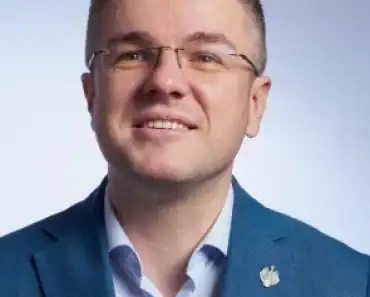 În plină criză economică, Ministrul USR Irinel Darău anunță majorarea indemnizațiilor membrilor Consiliului de Administrație al IAR Brașov, de la 4.720 de lei la 20.400 de lei În plină criză economică, Ministrul USR Irinel Darău anunță majorarea indemnizațiilor membrilor Consiliului de Administrație al IAR Brașov, de la 4.720 de lei la 20.400 de lei