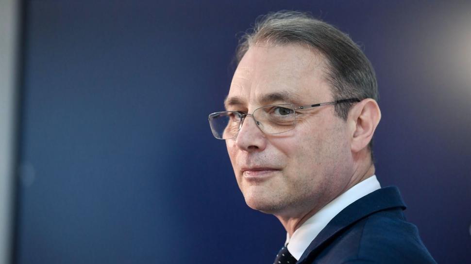 Surse: PSD a decis să intre în Guvernul Luca Niculescu cu 11 miniştri. Două surprize, la Mediu şi Transporturi