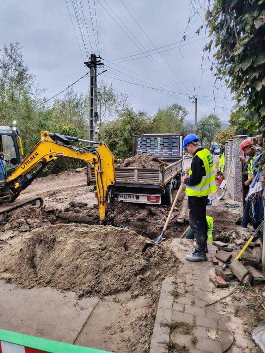 Primaria Slanic: Lucrările de reabilitare a sistemului de canalizare înaintează Primaria Slanic: Lucrările de reabilitare a sistemului de canalizare înaintează