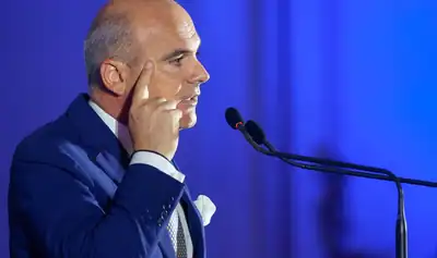 Rareș Bogdan îl desființează Ilie Bolojan: „Parcă am vorbit cu pereții! Omul pur și simplu nu pricepea” / Speranțele liberalului se mută la Luca Niculescu Rareș Bogdan îl desființează Ilie Bolojan: „Parcă am vorbit cu pereții! Omul pur și simplu nu pricepea” / Speranțele liberalului se mută la Luca Niculescu