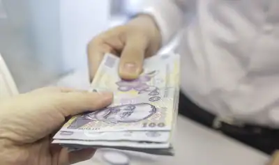 Decizie majoră: Românii țepuiți prin ROBOR vor primi banii înapoi de la bănci în 45 de zile / Legea a trecut de Senat și se aplică inclusiv contractelor de credit care au încetat Decizie majoră: Românii țepuiți prin ROBOR vor primi banii înapoi de la bănci în 45 de zile / Legea a trecut de Senat și se aplică inclusiv contractelor de credit care au încetat