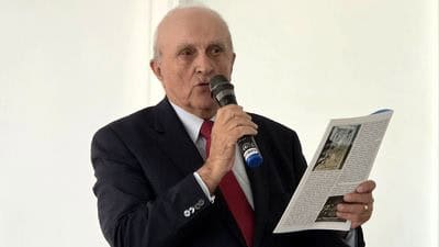 VOIEVOZI FARA MORMINTE – Cercetari asidue pentru gasirea osemintelor domnitorului Vlad Tepes si stabilirea modului in care a fost ucis. Echipa de cautatori a SMV Ploiesti actioneaza in forta cu istorici si specialisti romani si italieni. Fostul premier Adrian Nastase: “Diferenta dintre legenda si istorie este acesta: legenda are nevoie de certitudini, in timp ce istoria are nevoie de dovezi!” VOIEVOZI FARA MORMINTE – Cercetari asidue pentru gasirea osemintelor domnitorului Vlad Tepes si stabilirea modului in care a fost ucis. Echipa de cautatori a SMV Ploiesti actioneaza in forta cu istorici si specialisti romani si italieni. Fostul premier Adrian Nastase: “Diferenta dintre legenda si istorie este acesta: legenda are nevoie de certitudini, in timp ce istoria are nevoie de dovezi!”
