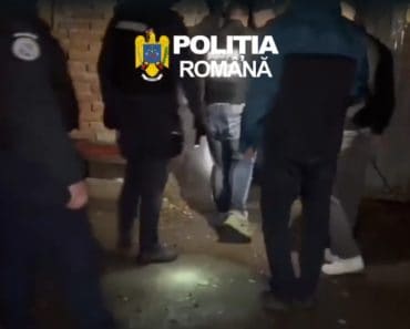 VIDEO: Femeie de 64 de ani tâlhărită în Ploiești. Mascații au ridicat doi suspecți