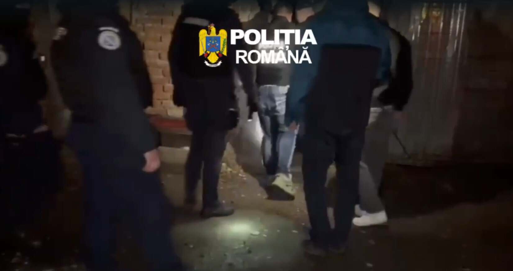 VIDEO: Femeie de 64 de ani tâlhărită în Ploiești. Mascații au ridicat doi suspecți